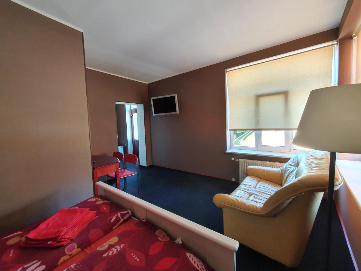 Otra Elpa Hotel Valka Bagian luar foto