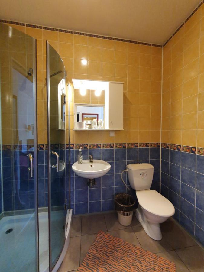 Otra Elpa Hotel Valka Bagian luar foto