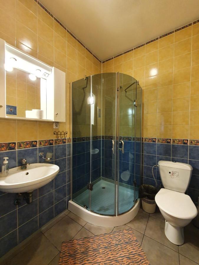 Otra Elpa Hotel Valka Bagian luar foto